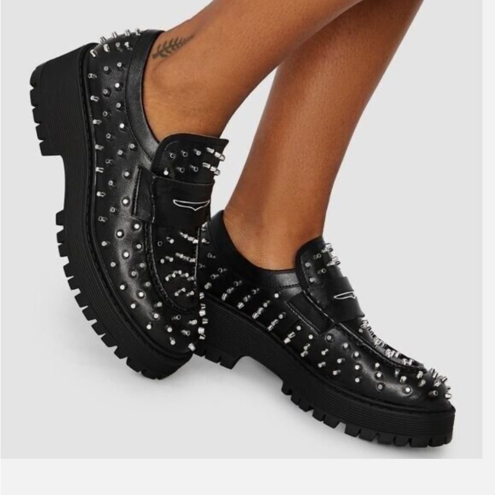 STEVE MADDEN Women's Malvern Studded Lug Sole Loafers Size 10